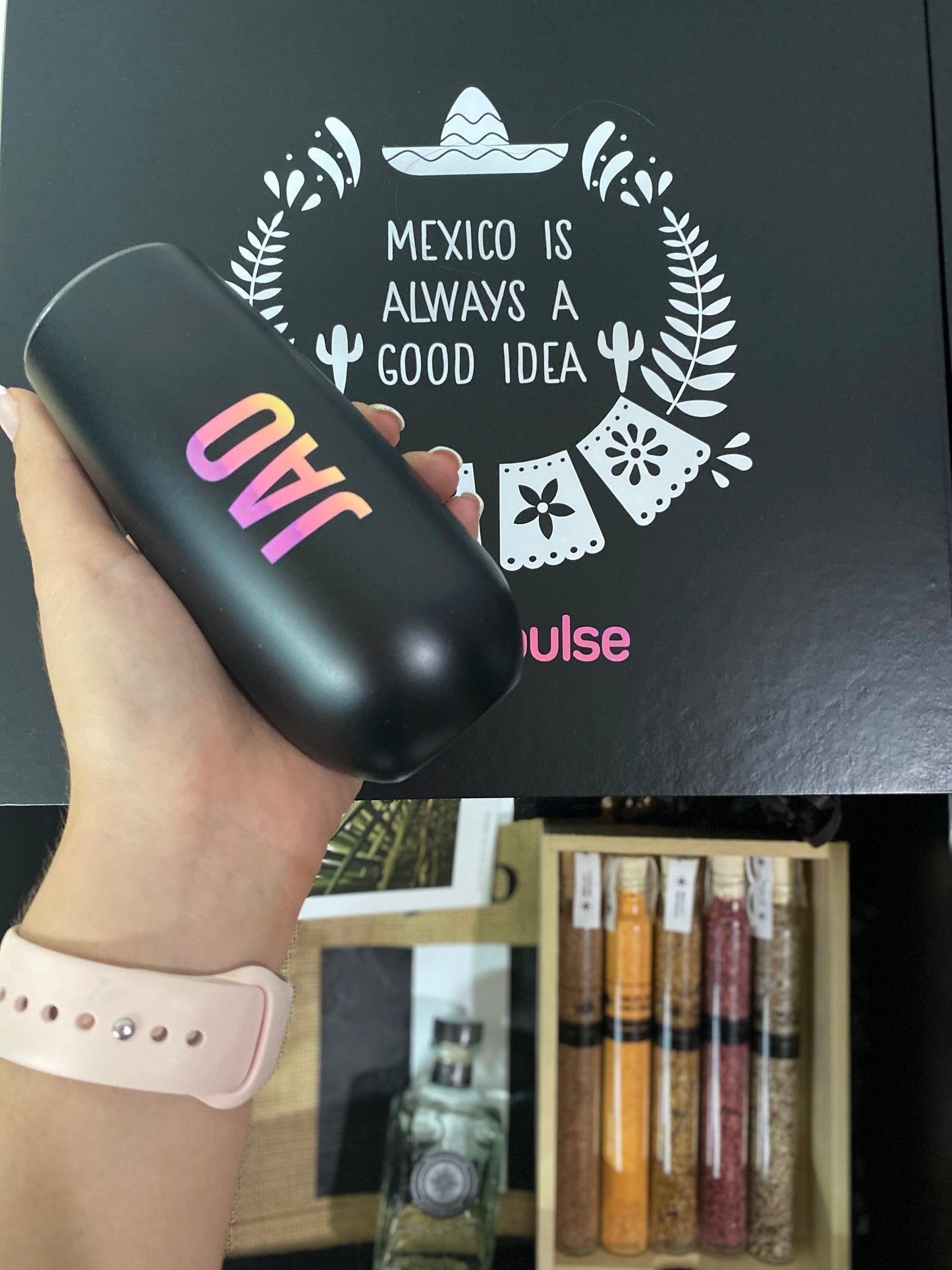 Caja Mexicana/Mexican Box